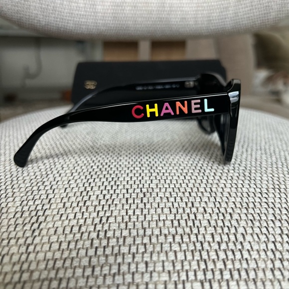 CHANEL Butterfly Sunglasses Polarized Black - Picture 5 of 13